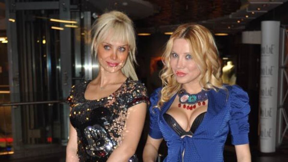 Dekolte Ceyda! GALERİ