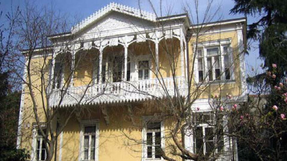 Şehzadelerinin yaşadığı ''Beyaz Köşk'' restore edildi GALERİ