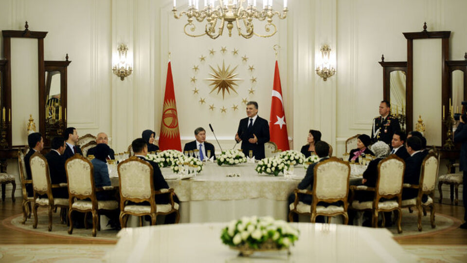 Gül'e ''ağabey'', Hayrünnisa Gül'e ''yenge''