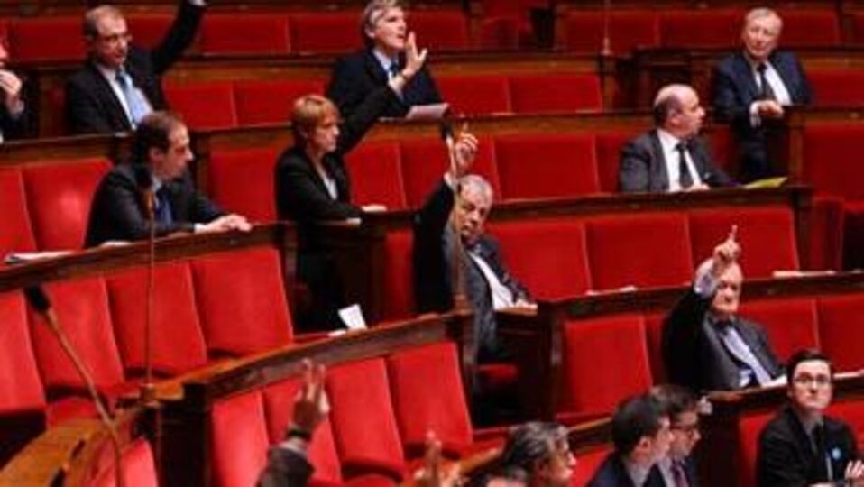 Sarkozy yalnızlaşıyor