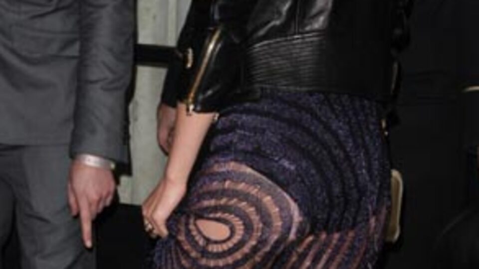 Bacakları ve göbeği açıkta! GALERİ