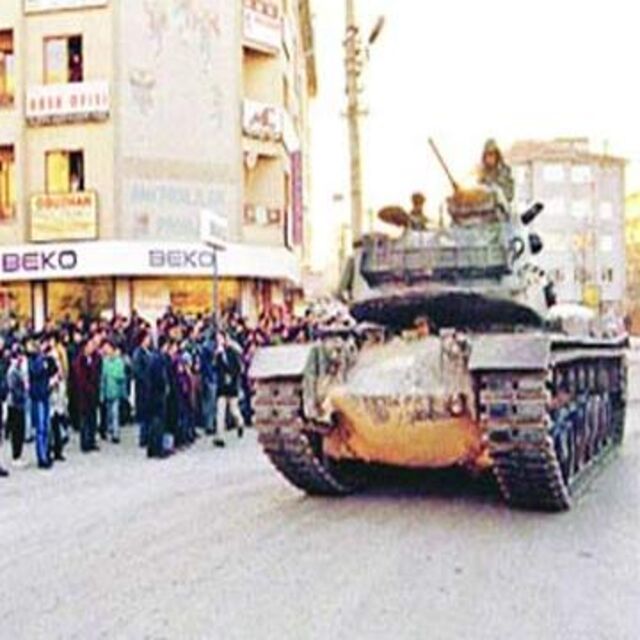 28 Şubat'a suç duyurusu