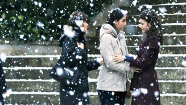 Fatmagül'den Özge'ye destek VİDEO