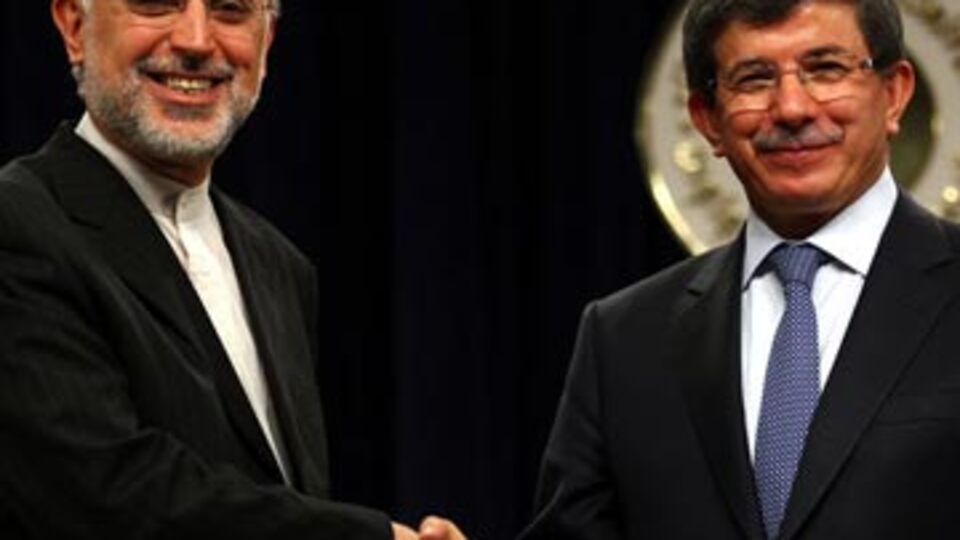 Davutoğlu: Nükleer müzakereler başlasın