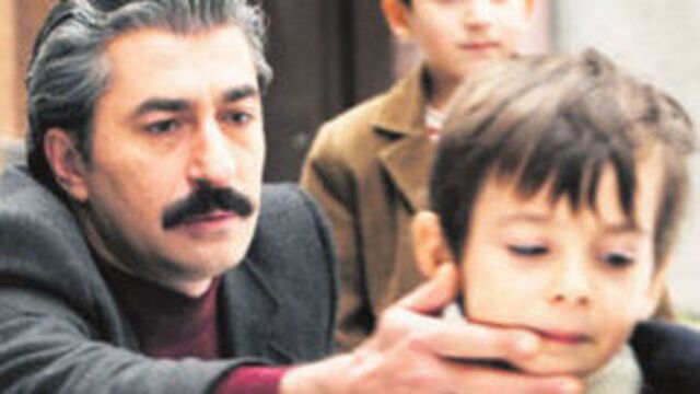 Öyle Bir Geçer Zaman Ki'de yaprak dökümü başlıyor!