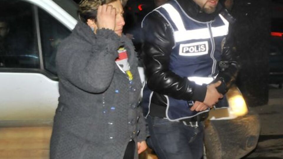 Van'da deprem çadırına fuhuş operasyonu
