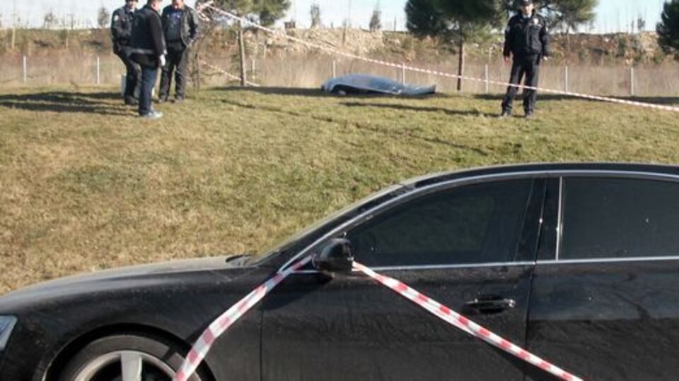 İşadamının cesedi yol kenarında bulundu