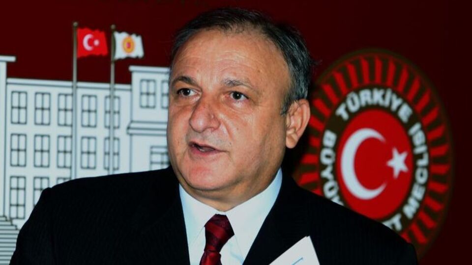 Başbakan MHP'li Vural'dan tazminat kazandı