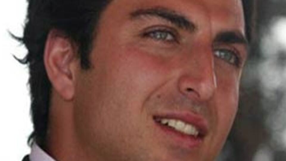 CHP'li genç siyasetçi Fransa'da komaya girdi