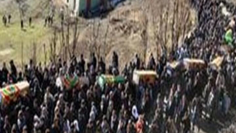 Uludere'de yakınlarını kaybedenler kaçak sigarayla yakalandı