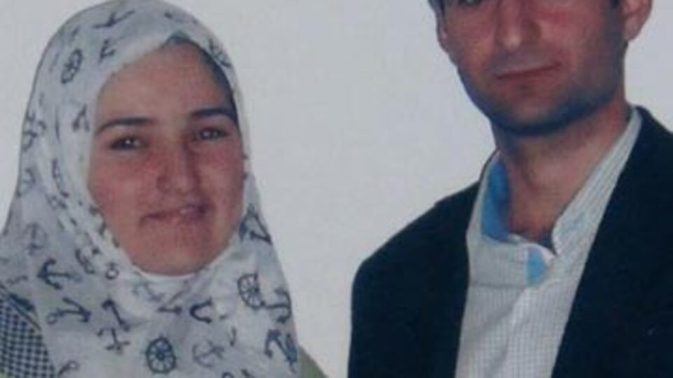 46 günlük eşini boğarak öldürdü