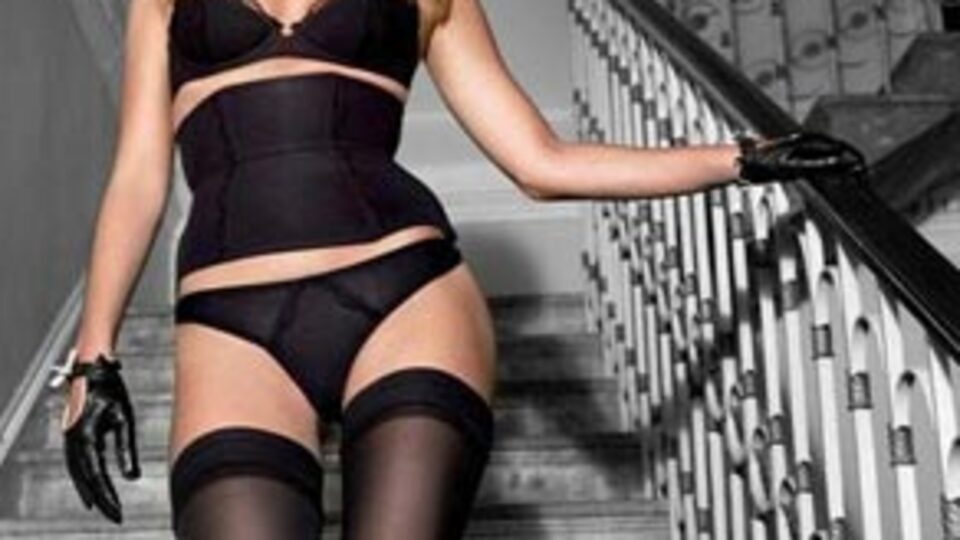 Edalı işveli 'köylü güzeli' GALERİ