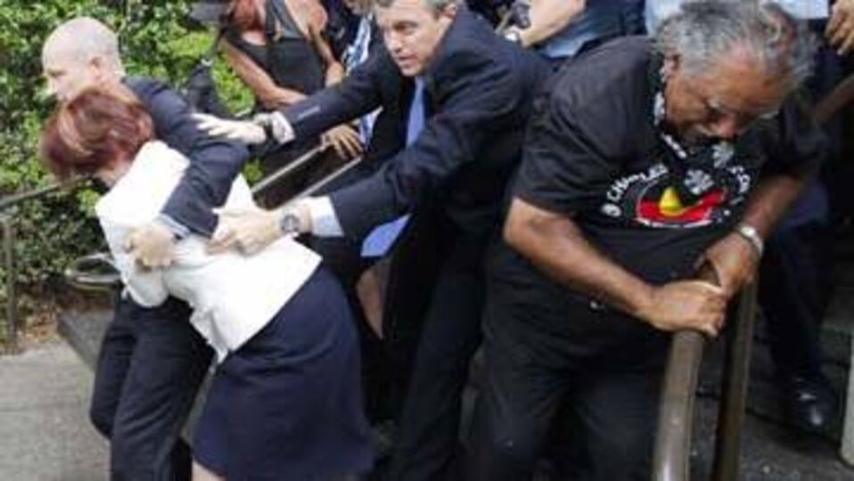 Aborijin saldırısı işinden etti