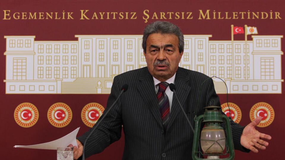 CHP'li Kamer Genç, Ferhat Tunç'a tazminat davası açtı