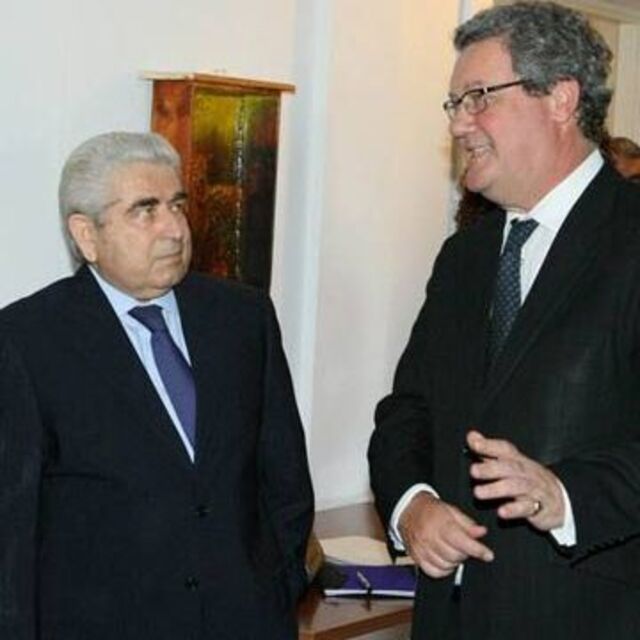 Downer, Hristofyas ile görüştü