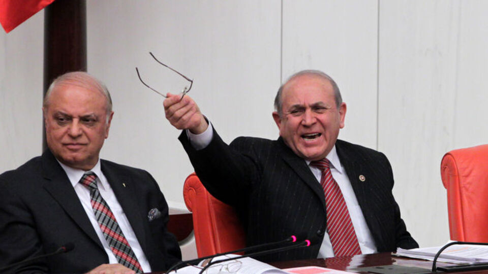 TBMM'de 'kuyruk acısı' gerginliği