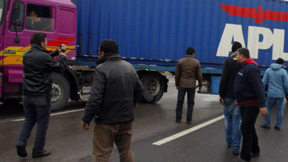 E-5'te trafiği felç eden kaza!