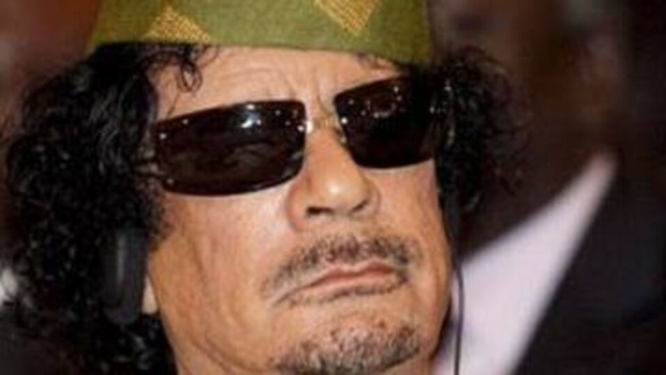 Kaddafi'nin gömleği ve alyansı 2 milyon dolara satılacak