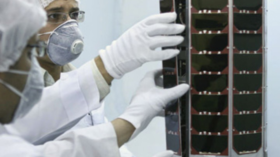 İran'ın tamamen yerli uydusu uzayda