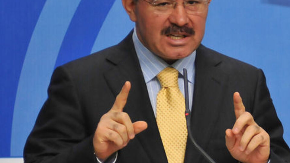"Bizde 3 öğün yemek, CHP'de 3 öğün kongre var"