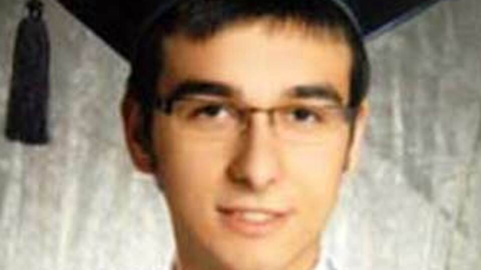 Tinercinin bıçakladığı tıp öğrencisi öldü