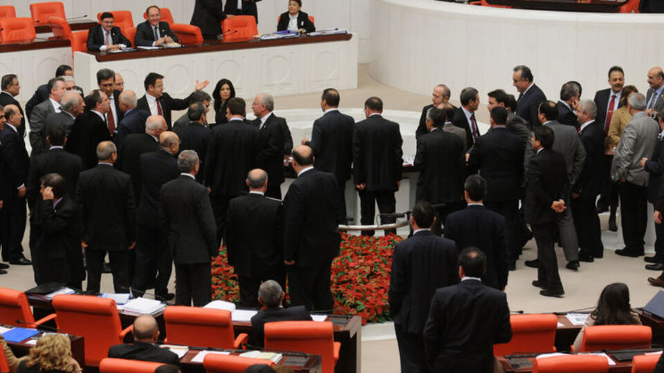 İç tüzük düğüm oldu