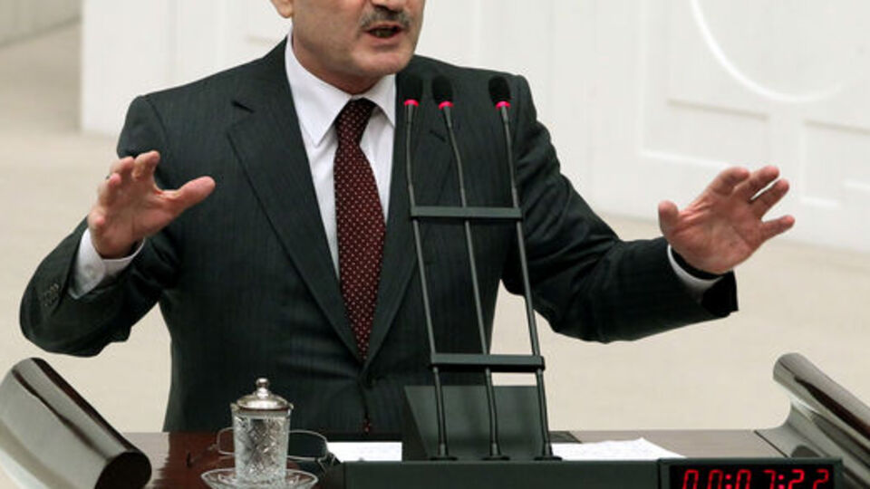 Van'da 7 bin kişi hâlâ çadırda