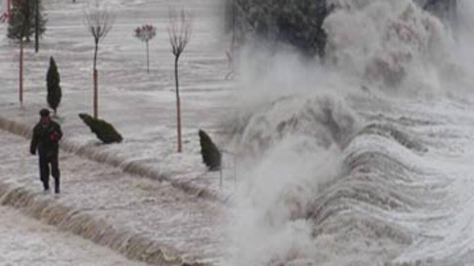 Tsunami gibi.. Sular 50 metre içeri girdi