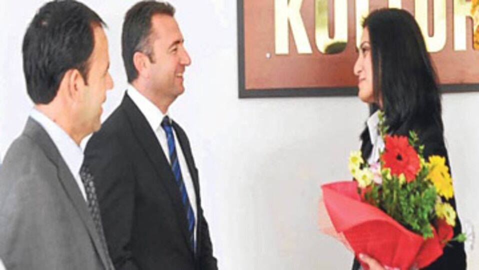 Öğretmene 'bir buket' soruşturma!