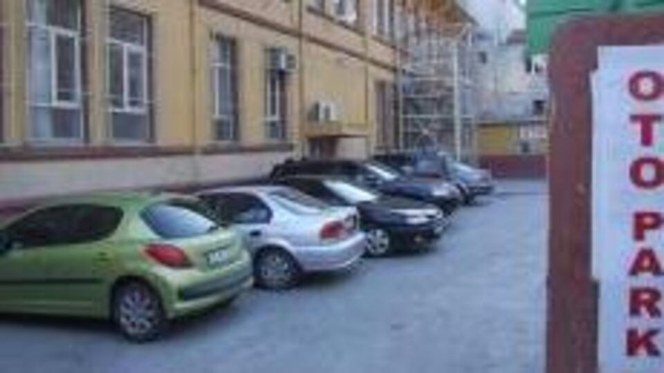 Okul bahçeleri otopark olarak kullanılmayacak!