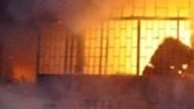 Sultangazi'de fabrika yangını