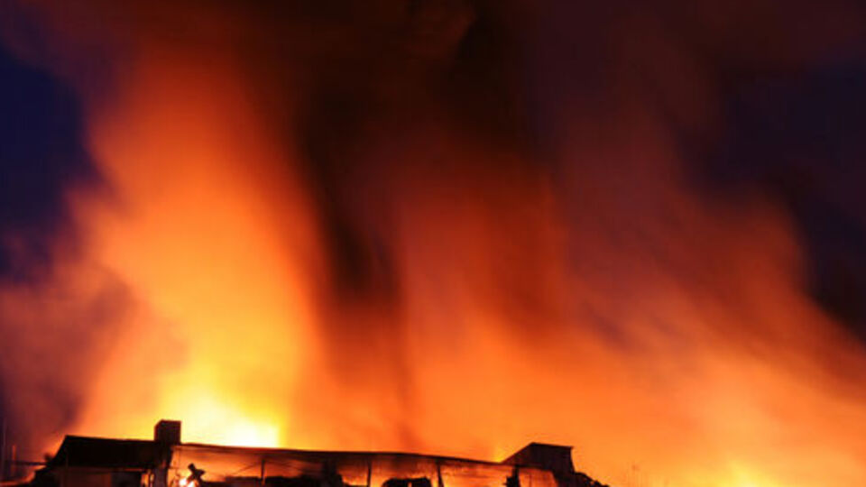 Denizli'de korkutan yangın! VİDEO