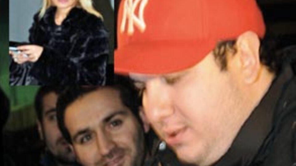 Şahan sarışın öper!