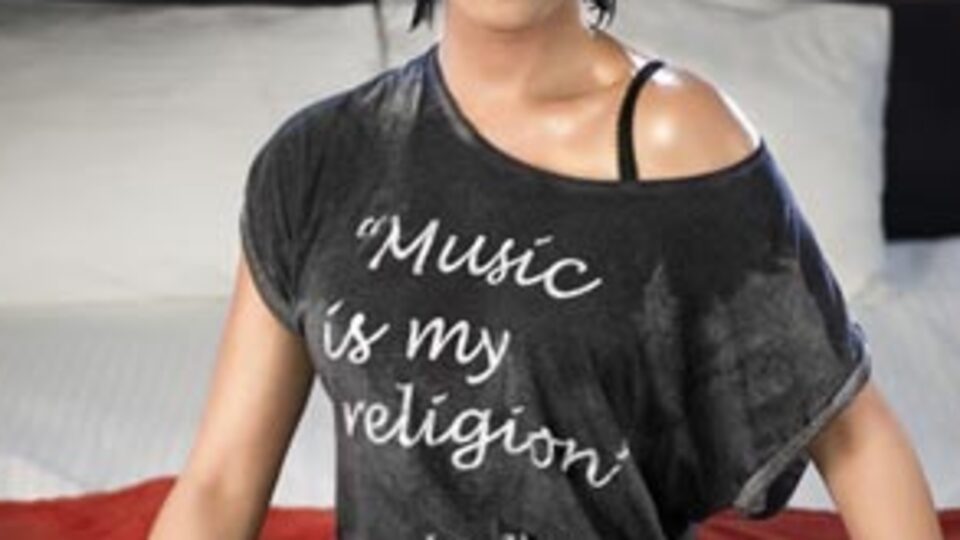 Ünlü şarkıcı neden ağladı?