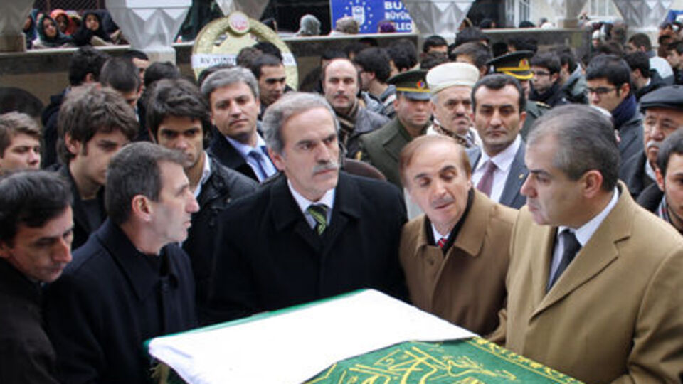 Avukat adayı genç kalbine yenildi