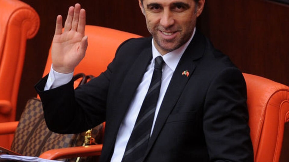 Hakan Şükür: "Sağlık sorunları nedeniyle TBMM'ye gidemedim"