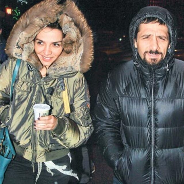 Aşıklar yan yana