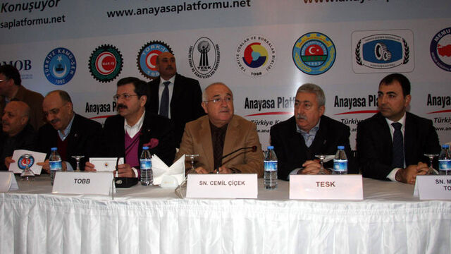 "Bu anayasanın son kullanma tarihi çoktan geçti"