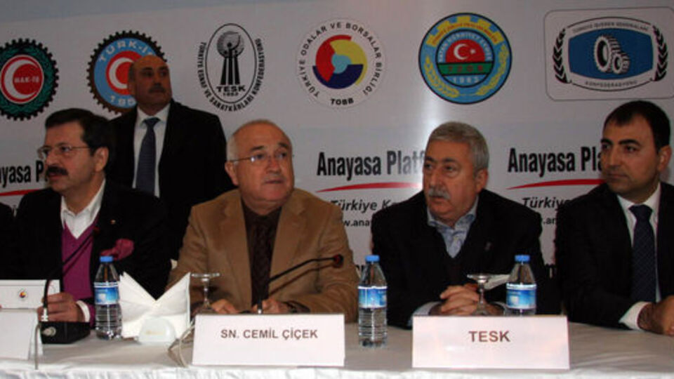 "Bu anayasanın son kullanma tarihi çoktan geçti"