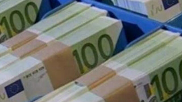 EFSF borçlandı!