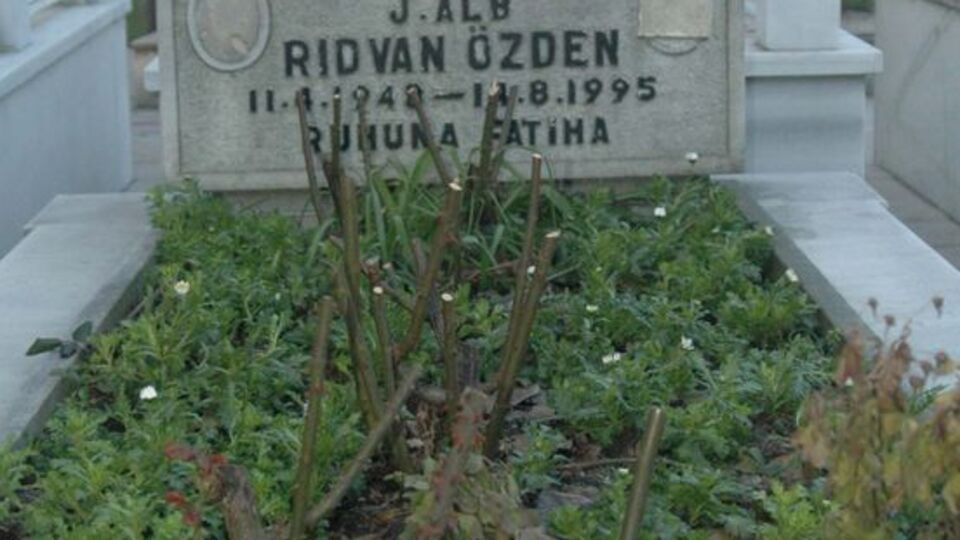 Albay Rıdvan Özden'in mezarı açıldı VİDEO