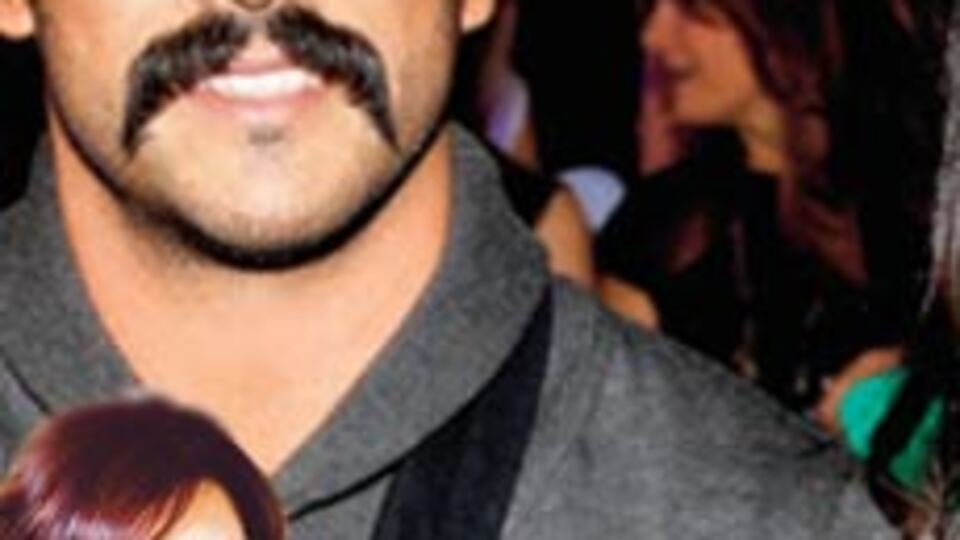 Kem gözler Burak ile Ceylan'ın üstünde