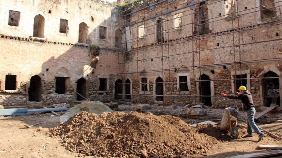 Zincirli Han restore ediliyor