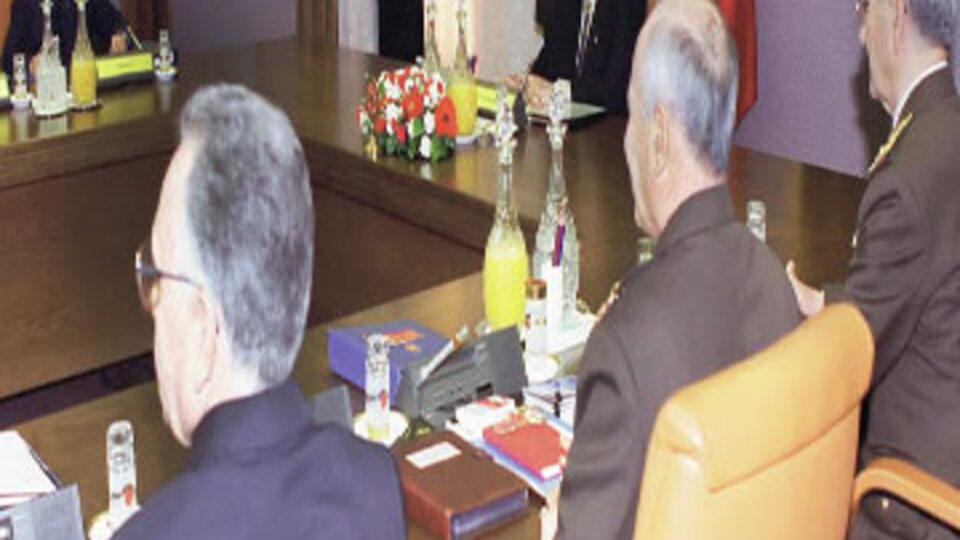 Kıvrıkoğlu'dan Ecevit'e: "28 Şubat daha bitmedi!"