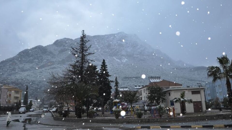Kemer'e bile kar yağdı! GALERİ