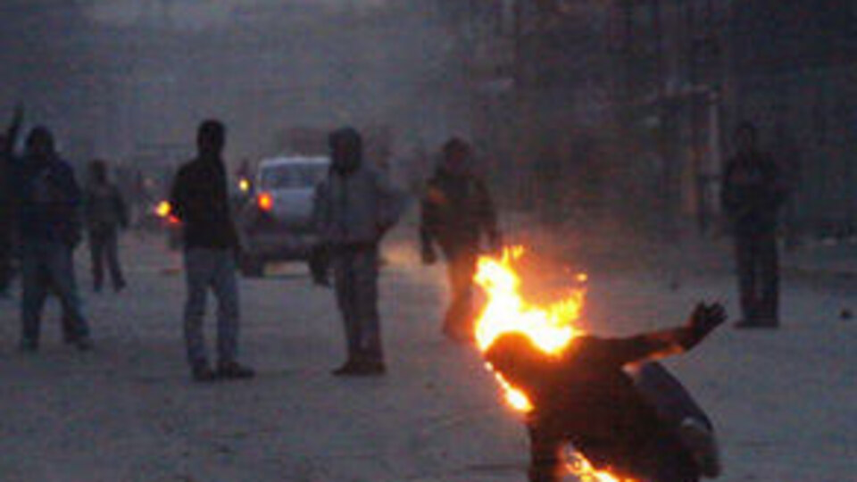 Molotofla kendini yakan eylemcinin cezası onandı