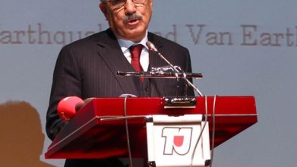 Atalay: Van depreminde 1 milyar dolar harcandı