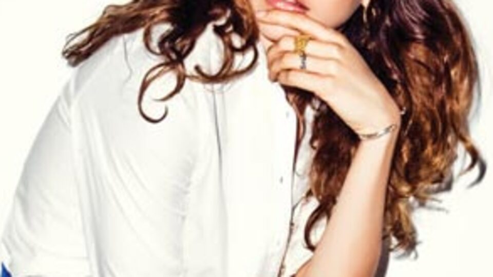 Tuğçe Kazaz vampir oluyor