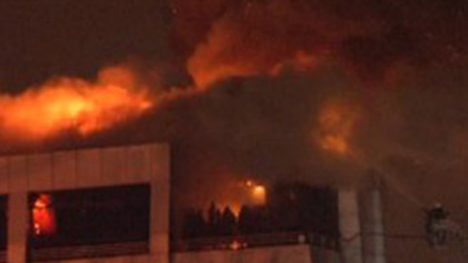 Koca fabrika küle döndü! VİDEO