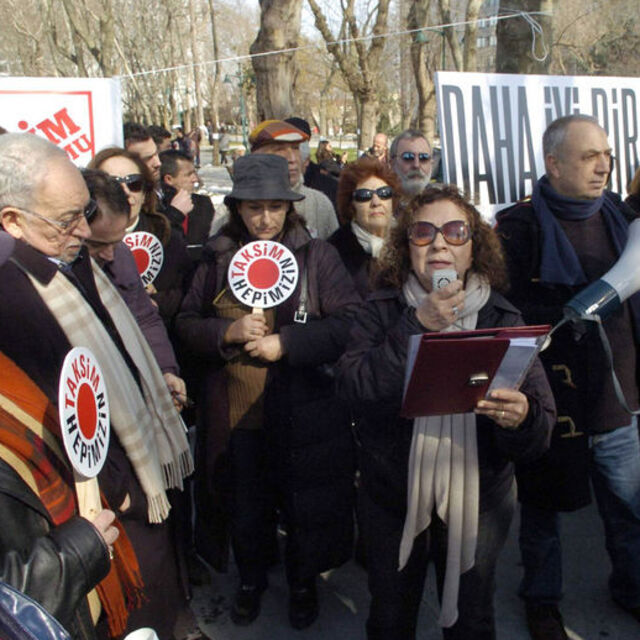 Taksim'de insan zinciri